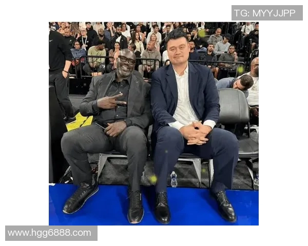 国外恶搞姚明引发热议网友纷纷调侃其身高与篮球天赋的幽默视频合集