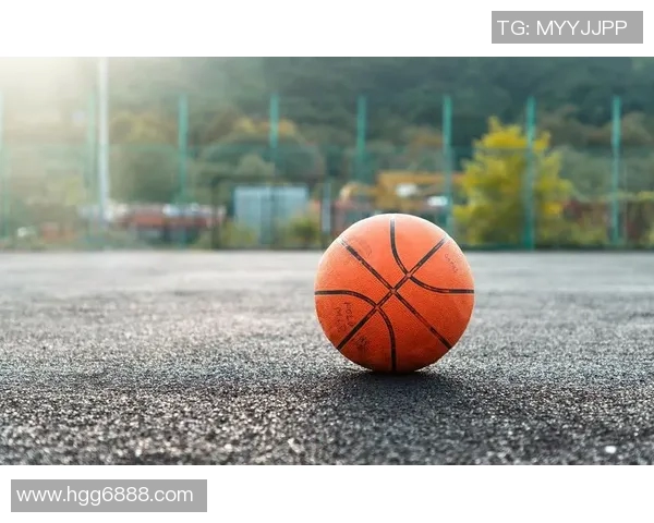 姚明明的篮球梦想与人生历程：从球场到人生舞台的精彩转折