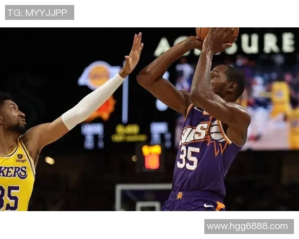 足球明星观赛湖人之夜畅谈篮球与足球的激情碰撞