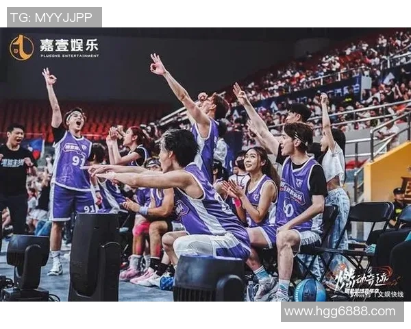 篮球明星与女明星亲密合影展现运动与时尚的完美结合与魅力瞬间 篮球明星与女明星亲密合影展现运动与时尚的完美结合与魅力瞬间